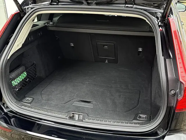 Volvo V60 2.0 B3 Core 2022 Benzine 25