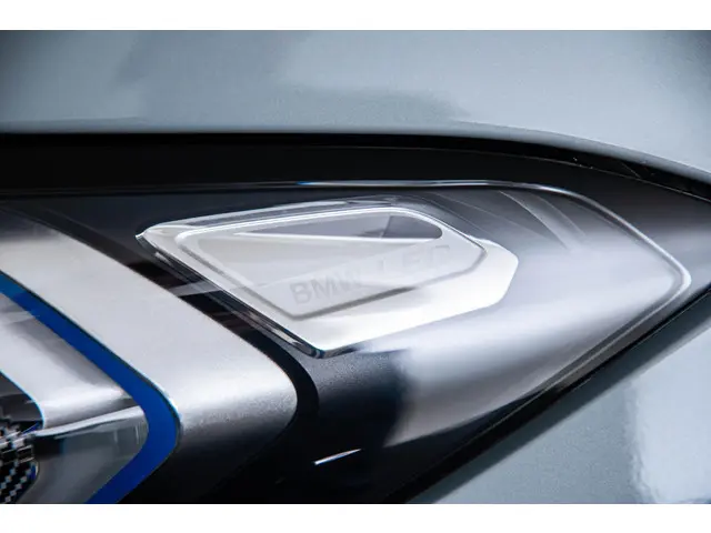 BMW 3 Serie 330e 2025 Hybride Benzine 44