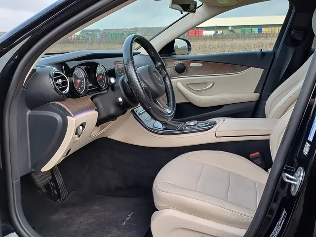 Mercedes-Benz E-Klasse 200 Prestige 2016 Benzine 19