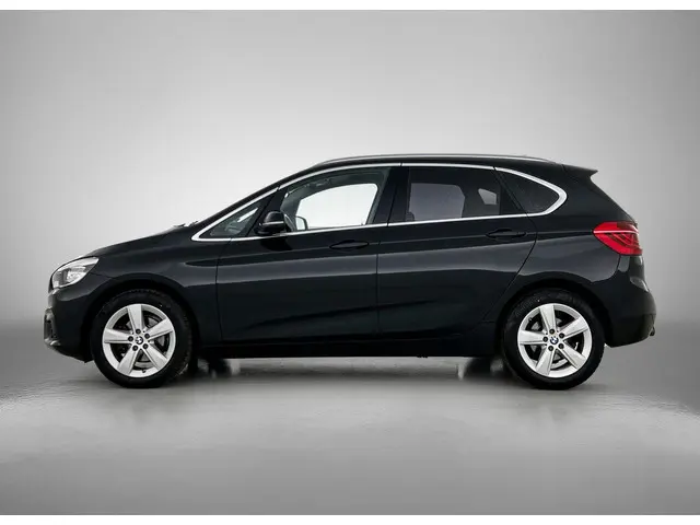 BMW 2 Serie Active Tourer 218i Executive 2017 Benzine 2