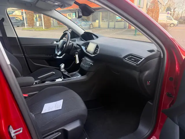 Peugeot 308 SW 1.2 PureTech Blue Lion 2017 Benzine 14