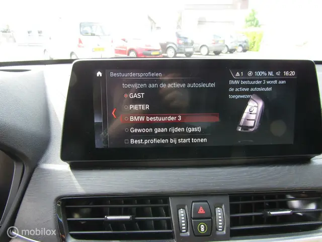 BMW X1 sDrive20i Business Edition Plus 2021 Benzine 19