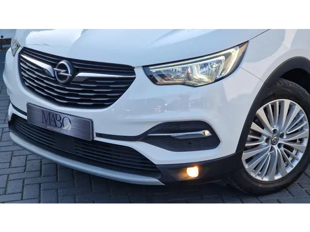 Opel Grandland X 1.2 Turbo Innovation 2019 Benzine 32