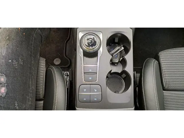 Ford Kuga 2.5 PHEV Titanium 2024 Hybride Benzine 18