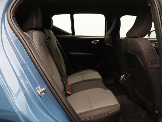 Volvo XC40 B4 Plus Dark 2025 Benzine 9