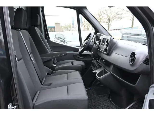 Mercedes-Benz Sprinter 317 CDI L2H2 2023 Diesel 9