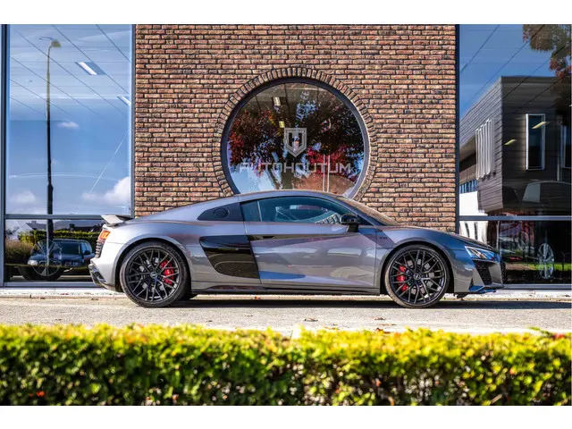Audi R8 2