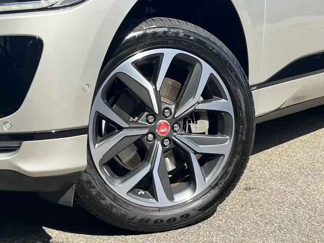Jaguar I-PACE EV320 SE 90 kWh 2020 Elektrisch 29
