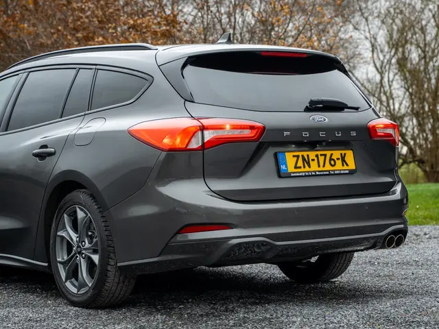 Ford Focus Wagon 1.0 EcoBoost ST Line 2019 Benzine 18