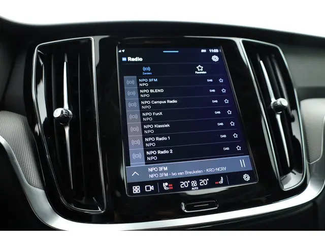 Volvo V60 T6 Recharge Plus Dark 2023 Hybride Benzine 17