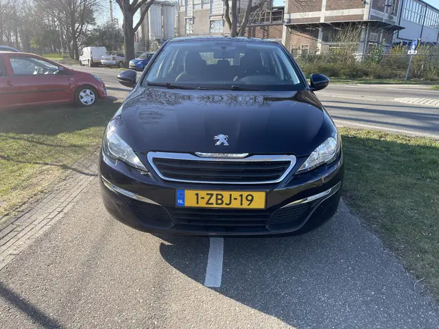 Peugeot 308 SW 1.2 e-THP Active 2014 Benzine 3