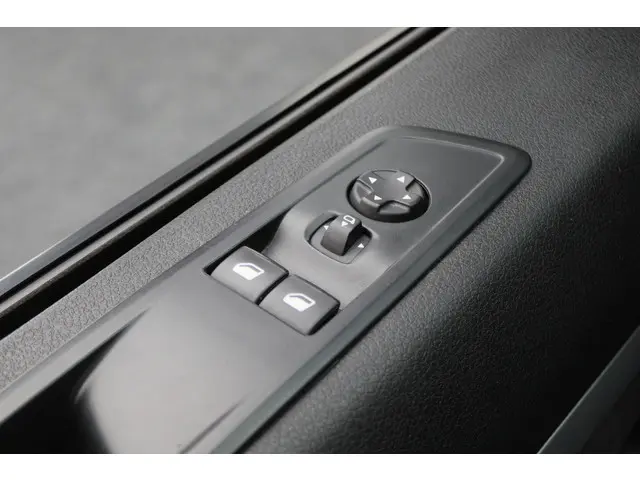 Peugeot Expert 2.0 BlueHDI 145 Automaat DC 2023 Diesel 34