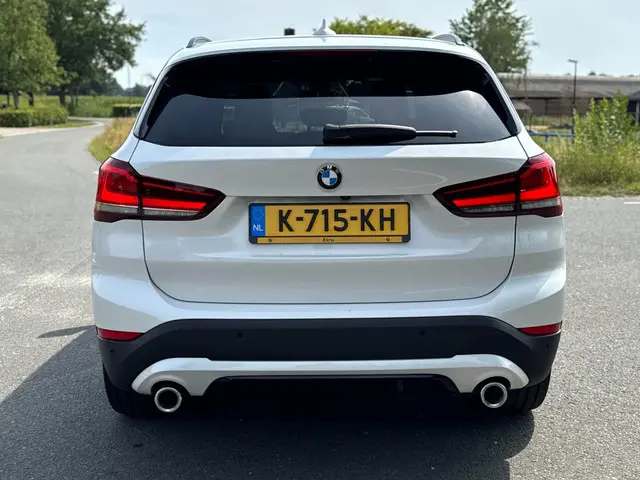 BMW X1 SDrive20i Executive Edition,LEDER,NAP, 2021 Benzine 4