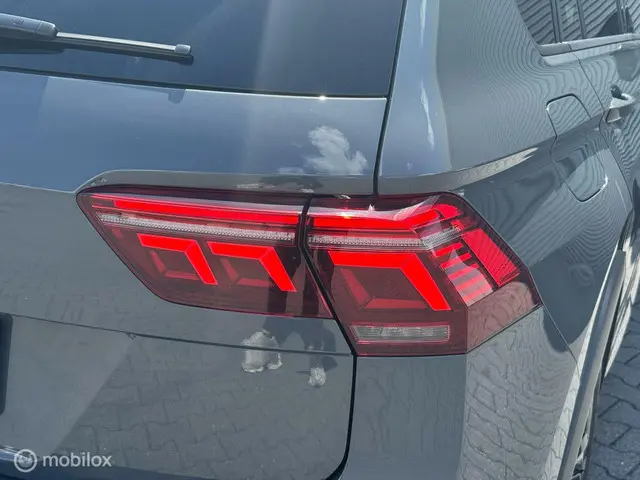 Volkswagen Tiguan 1.5 TSI R-Line Business+ 2021 Benzine 20