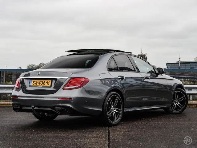 Mercedes-Benz E-Klasse 220 d Prestige 2015 Diesel 3