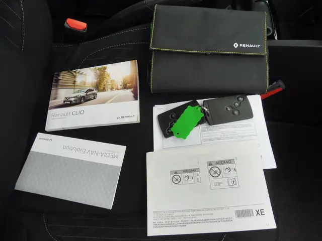 Renault Clio Estate 0.9 TCe Limited 2020 Benzine 24