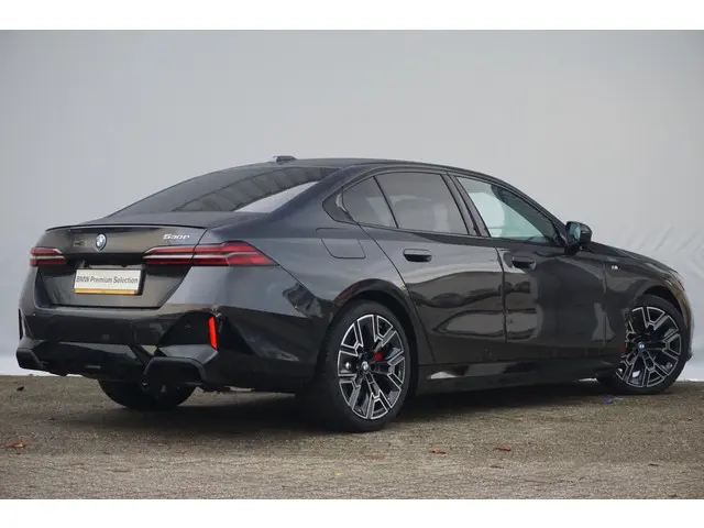 BMW 5 Serie Touring 530e 2025 Hybride Benzine 2