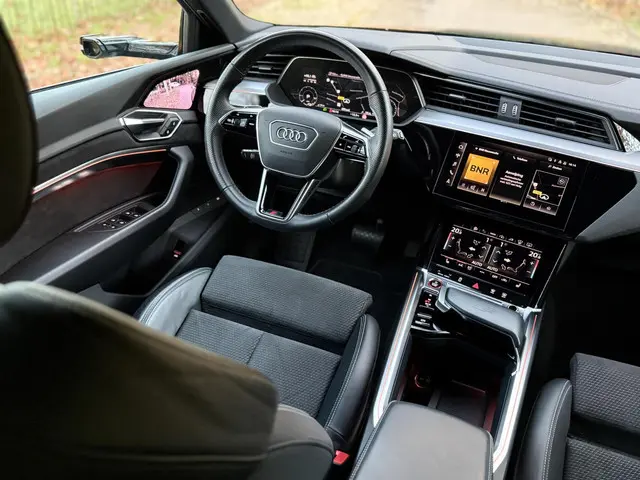 Audi e-tron S quattro 95 kWh 2021 Elektrisch 77