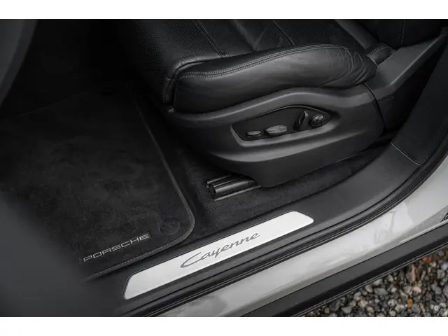 Porsche Cayenne 3.0 E-Hybrid 2024 Hybride Benzine 7