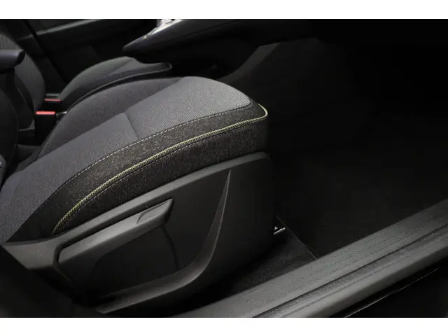 Renault Captur 1.3 mild hybrid 160 techno 2025 Benzine 9