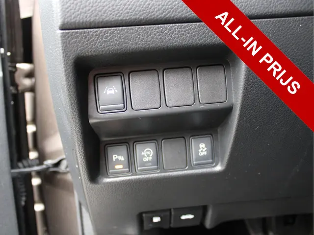 Nissan QASHQAI 1.6 N-Connecta 2015 Benzine 12