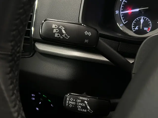 Škoda Karoq 1.0 TSI Business Edition 2019 Benzine 18
