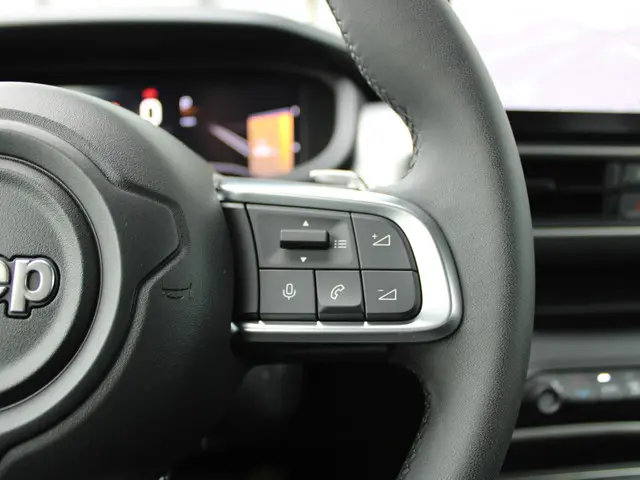 Jeep Avenger 1.2 e-Hybrid Summit 2025 Hybride Benzine 18