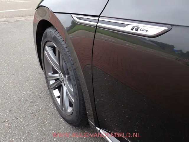Volkswagen Arteon 2.0TSI R-LINE 2019 Benzine 31