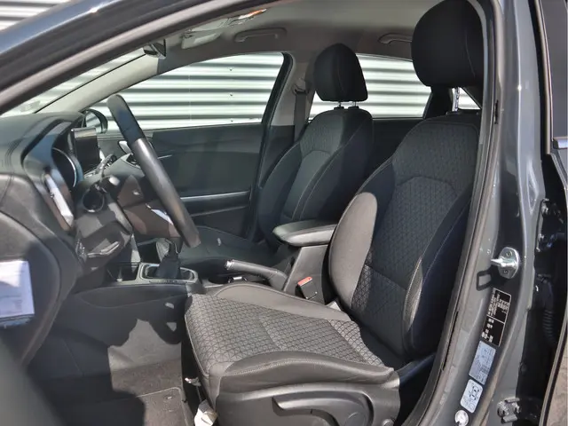 Kia Ceed 1.0 T-GDi DynamicLine 2021 Benzine 21