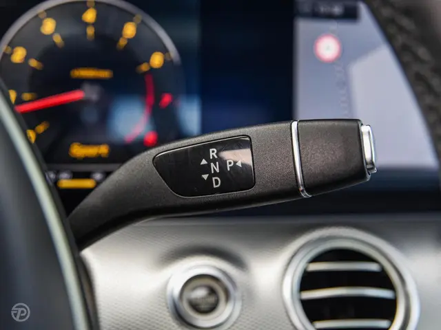 Mercedes-Benz E-Klasse 200 Ambition 2016 Benzine 18