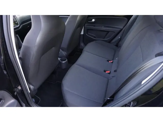 Volkswagen up! 1.0 BMT move up! 2019 Benzine 18