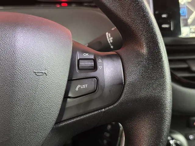 Peugeot 208 1.2 PureTech Blue Lion 2017 Benzine 30