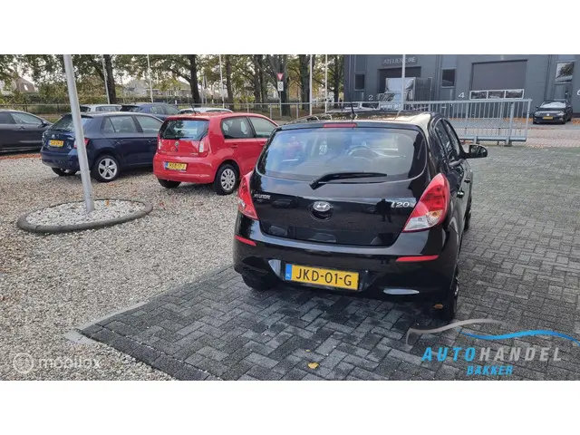 Hyundai i20 1.2 HP i-Motion Comfort 5drs 2015 Benzine 3