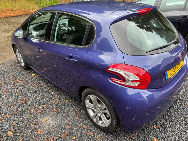 Peugeot 208 1.6 VTi Allure AUTOMAAT 2013 Benzine 6