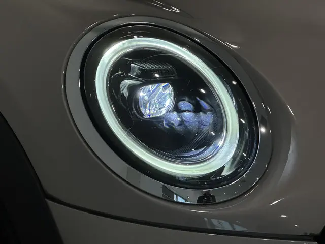 MINI Cooper Mini 1.5 Camden Edition 2023 Benzine 23