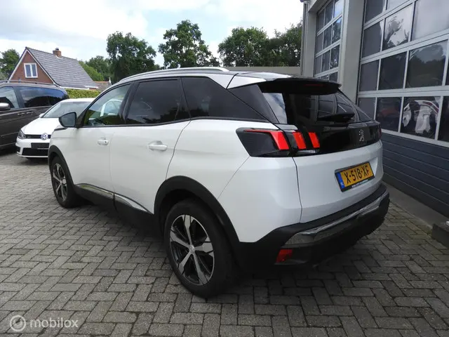 Peugeot 3008 1.2 PureTech Allure 2018 Benzine 4