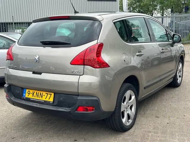 Peugeot 3008 1.6 VTi Active 2012 Benzine 6