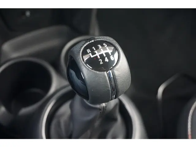 MINI 3-Deurs One 2020 Benzine 13