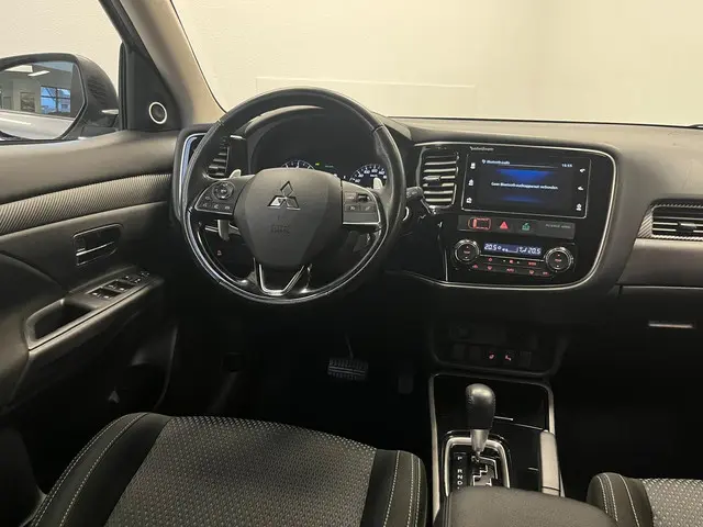 Mitsubishi Outlander 2.0 Connect Pro 2017 Benzine 3