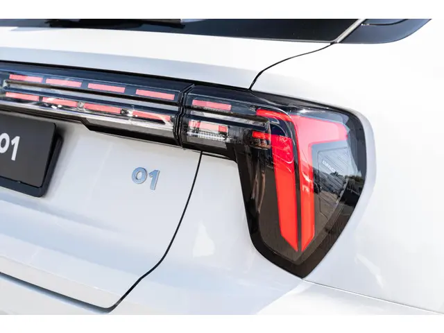 Lynk & Co 01 1.5 Core 2025 Hybride Benzine 38