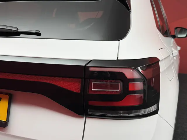 Volkswagen T-Cross 1.0 TSI R-Line 2021 Benzine 23