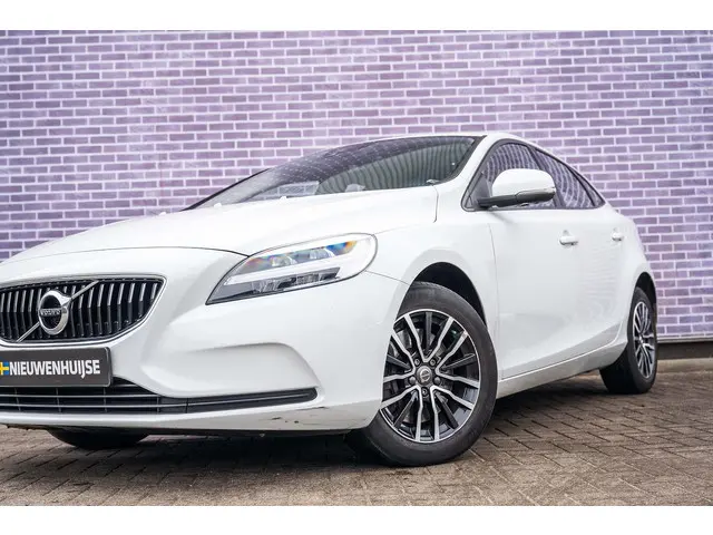 Volvo V40 T2 Polar+ Automaat 2019 Benzine 12