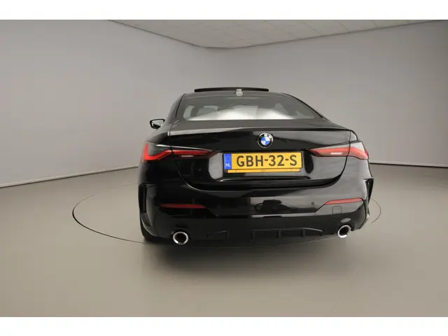 BMW 4 Serie Coupe 420i 2024 Benzine 3