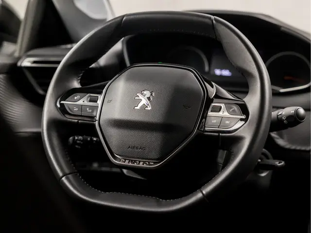 Peugeot 208 1.2 PureTech Sport 2021 Benzine 17