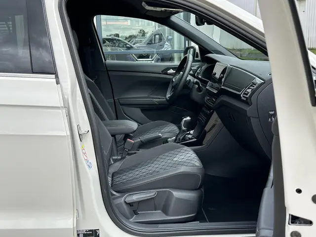 Volkswagen T-Cross 1.5 TSI R-Line Business 2024 Benzine 53