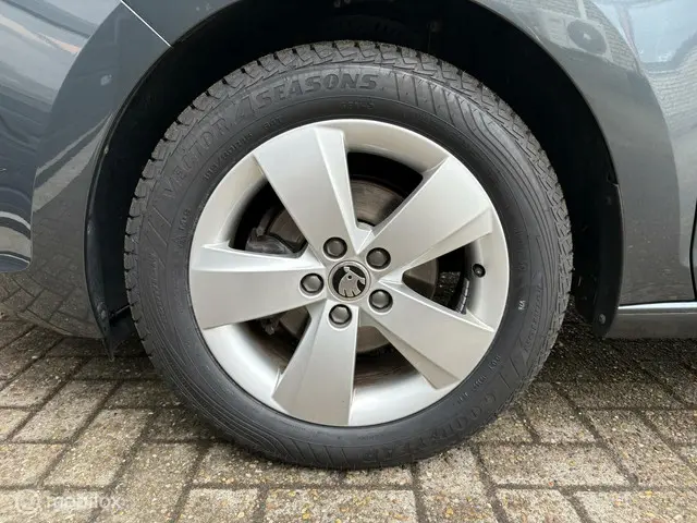 Škoda Rapid Spaceback 1.2 TSI Greentech JOY 2017 Benzine 17