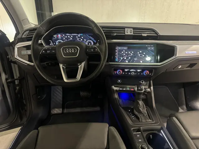 Audi Q3 45 TFSI e S edition 2021 Hybride Benzine 4