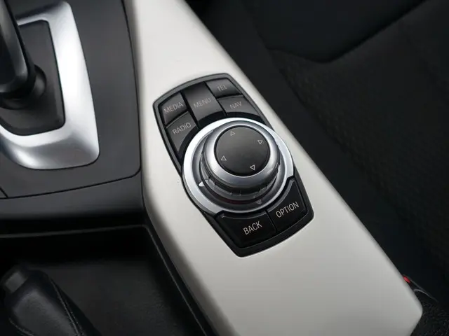 BMW 1 Serie 116i High Executive Aut- 2014 Benzine 13