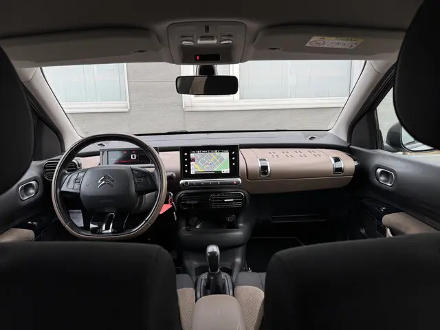 Citroën C4 Cactus 1.2 PureTech Shine 2018 Benzine 11