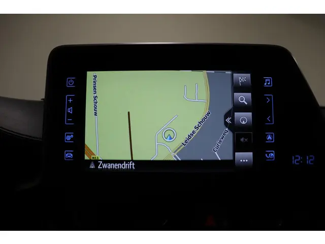 Toyota C-HR 1.8 Hybrid Style, 2019 Hybride Benzine 34